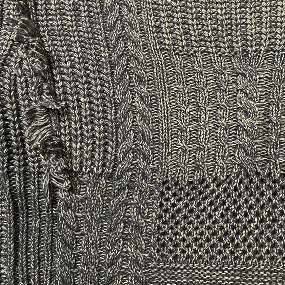 Current Air Sweater Fringe Cable Detail Heavy Knit Boxy Size Medium NWT - Picture 6 of 7
